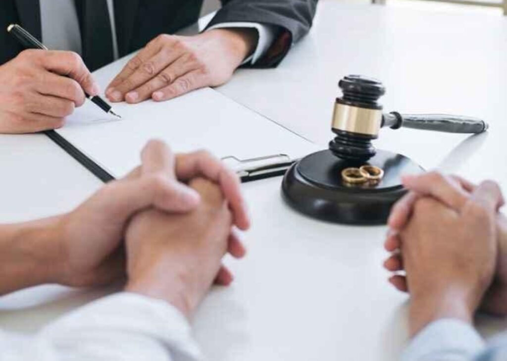 Advocate Manish Mukeria matrimonial lawyer
